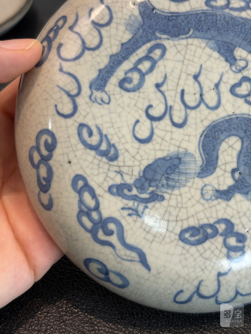 清晚期 浆胎青花云龙纹印泥盒 - 图15